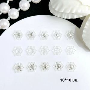 60PCS Creative Transparent Snowflake เรซิ่นตกแต่งเล็บ 3D สีขาวทองเงินหกเหลี่ยมเกล็ดหิมะเล็บ Charms DIY