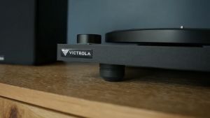เครื่องเล่นแผ่นเสียง Victrola Premiere T1 - เครื่องเล่นแผ่นเสียง Bluetooth สายพานแบบ Manual พร้อมแอมป์โฟโน 1 ปี ที่มีประกัน