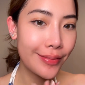 Bobbi Brown Weightless Skin Cushion Foundation SPF 40 PA+++ | Buildable Natural Matte 12 Hour Long-Wear Refillable