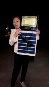 ซื้อ 1 แถม 1 โซล่าเซลล์ สปอตไลท์ รีโมท ไฟโซล่าเซลล์ led ไฟสปอตไลท์ 35000w แท้ spotlight solar light IP67 โซล่าเซลล์ ประหยัดพลังงาน พร้อมรีโมท โซลาเซลล์ สปอตไลท์โซล่า รับประกัน