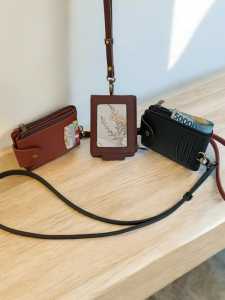 Dompet name tag id card holderd multifungsi zipper reall sleting aman untuk penyimpanan uang dan kartu