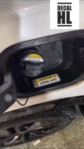 Tem sticker dán nắp bình xăng cảnh báo đổ xăng A95 và đổ dầu Diesel cho xe hơi