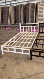 PPS เตียงเหล็ก 3.5 ฟุต เตียงมินิมอล (ส่งทั่วไทย) เหล็กหนา 0.8 มิล รุ่นหัวเหลี่ยม สีขาว ร้านเดียวที่แพคเตียงใส่กล่องกันเหล็กบุบ