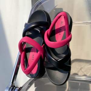 BELLEZA MORA Sepatu Sandal Wanita Silang Sendal Beleza Model dua Tali Strap Belakang Hak 4cm
