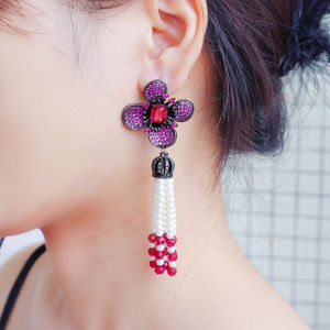 SEQUITO แฟชั่นสุภาพสตรีปาร์ตี้ตอนเย็นเครื่องประดับชุบทองสีดำ Pave Fuchsia เพชรสังเกราะห์ดอกไม้ Charming ต่างหูพู่ยาวห้อยมากกับลูกปัดขนาดเล็ก SE930