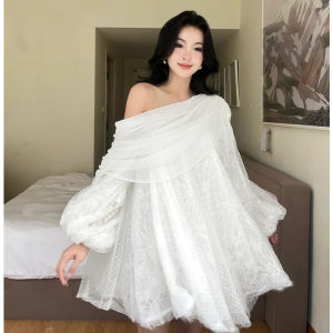 Elegant Lace and Embroidered Princess Dress Lantern Sleeves