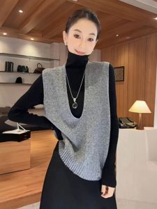 Womens Knitted Vest 2025 New Winter Outerwear V-Neck Sleeveless Fashionable College Style Jacket Other Material 100%