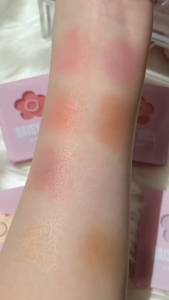 Daisy Doll Powder Blush