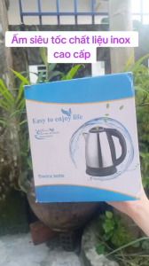 T10 Ấm siêu tốc 1.8 L đun sôi nhanh tự động ngắt khi sôi hoặc quá tải đế xoay 360 độ lõi inox 304 2 lớp các điện cách nhiệt an toàn. bảo hành 6 tháng