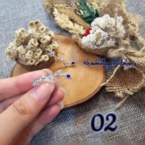 (1PASANG) ANTING SLIP BUNGA ELEGAN KOREAN STYLE / ANTING TUSUK BUNGA PERMATA BERLIAN IMITASI / ANTING FASHION / FLOWER LEAF STUD EARRING EAR CLIPS / CWC7828