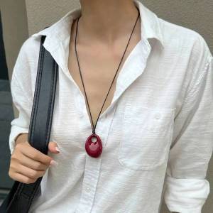 Lacteo 4 Color Fashion Simple Irregular Red Resin Pendant Necklace for Women 2025 New Punk Unique Long Chains Necklaces Jewelry