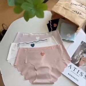 CB CD1801 Celana Dalam CD Seamles Tanpa Jahitan Anti Nyeplak Fashion Es Sutra Katun Wanita