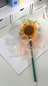 Practical small gifts for teachers on Teachers Day: Sunflower artificial flower crochet finished flower bouquet pen