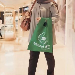 1 Kodi Isi 20 pcs Tas Kain SpunBond Polos Ukuran Besar 36x55x15 cm Model Kresek Untuk Kantong Belanja Serbaguna Sembako Pakaian Bingkisan Souvenir Ulang tahun Berkat Besek Hajatan Tasyakuran Nasi Kotak Box Besar Jumbo Goodie Tote Paper Bag Murah Grosir