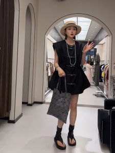 Elegant Retro Button-Up Womens Vest Jacket Summer Slimming Waist-Cinched Long Sleeve round Neck Mid-Length Single-Button Closure