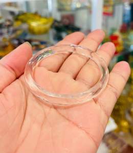 Vòng tay cắt giác pha Lê trắng mang phong cách trẻ trung xinh đẹp cho Nữ.