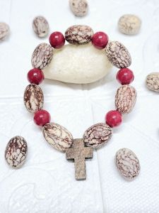 Buto ng Sinukuan Bracelet na may Banal na Krus