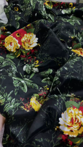 VẢI NHUNG 7 BIÊN HỌA TIẾT HOA NỀN ĐEN - KHỔ VẢI 1.8M - VẢI NHÀ PHẠM