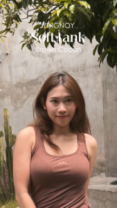 Yingnoy Soft Tank | เสื้อกล้ามมินิมอล ผ้าร่องเนื้อนุ่มพิเศษ คอเว้า กระชับทรงสวย งานปักกลางอก สี Cocoa