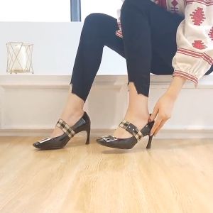 สายรัดรองเท้าส้นสูง ยางรัดรองเท้าส้นสูงกันเท้าพลิก กันรองเท้าเลื่อนหลุด สมทองสร้างความสะอาด ราคาถูกต้อง สินค้าพร้อมส่ง ทุกชิ้นจัดส่งจากป