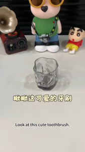 Bàn chải đánh răng hình miếng phô mai ngộ nghĩnh cho bé