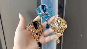 Brooch Korea Bross Vintage Kristal Bros Geometric untuk Kebaya Dengan Hijab Harian Wanita Mewah