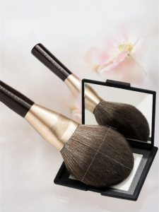 UN SHOP | Large Fluffy Tongue-shaped Soft Makeup Brush