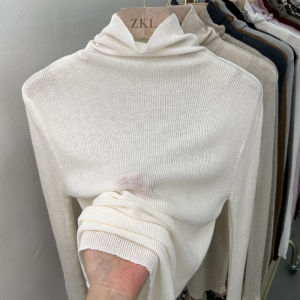เสื้อสเวตเตอร์ถักคอสูงแขนยาวผู้หญิง เสื้อคลุมด้านในทรงสลิมฟิต อบอุ่น น้ำหนักเบา ด้ายผ้าถัก