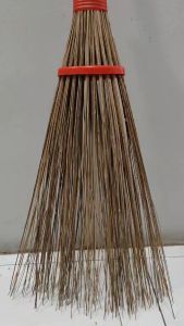 Sapu Lidi Tangkai Lakop Outdoor: Pilihan Tepat untuk Membersihkan Halaman