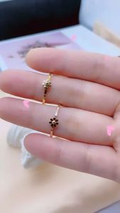 Noin Cincin Daisy Titanium Dengan Motif Bunga Kecil Simple Elegan Anti Karat CNT78
