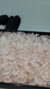 (SG Seller Ready Stocks) Natural Pink Quartz Gravel 100g 天然粉水晶碎石 100克