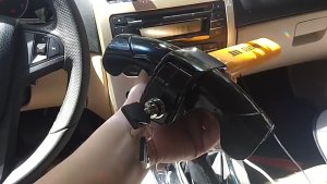 Steering wheel lock car safety rotation T-type steering wheel anti-theft lock Universal car steering wheel lock with 2 keys