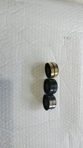 Chân đế Cho Loa âmply. Cao Cấp đường kính 40mm cao 10mm chất liệu nhựa màu vàng đen bạc đệm xốp đen - Giá 1 cái