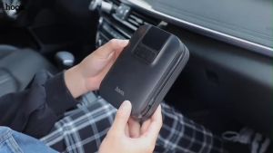 Bơm Lốp mini Hoco S53 Dùng Pin Sạc Cao Cấp Hoặc Dùng Điện 12V Đều Được Có Màn Hình Điện Tử Kiêm Đèn Pin Chiếu Sáng Bơm Xe Máy Xe Đạp Ô tô Bong Bóng Bóng Chuyền - Bảo Hành 1 Năm