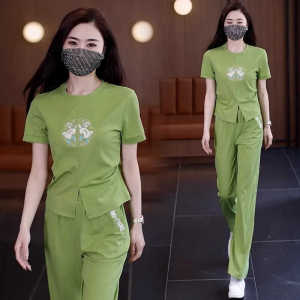 Fashionable Sportswear Set for Women Short Sleeve Wide Leg Pants Two Piece Suite Age Defying Summer Collection Casual Wear