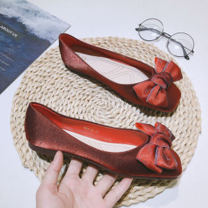 รองเท้าแต่งงานน้ำหนักเบาพื้นแบนสำหรับผู้หญิงตั้งครรภ์ ขนาดใหญ่ หัวกว้าง 41-43 รองเท้าแต่งงานสีแดง รองเท้าแต่งงานสุดหรู