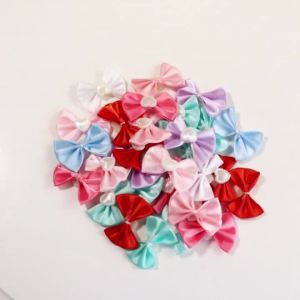 20 Chiếc Màu Polyester Satin Ruy Băng Nơ Hình Trái Tim Giả Ngọc Trai Nơ Cho DIY Quần Áo Trang Trí Phụ Kiện