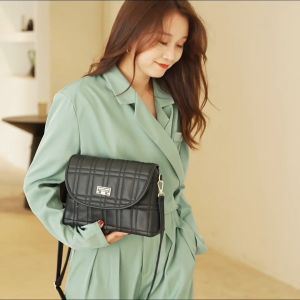 NEW ARRIVAL🎁Forever Young Flap Bag New Sling Bag Women Crossbody Shoulder Bag 6204