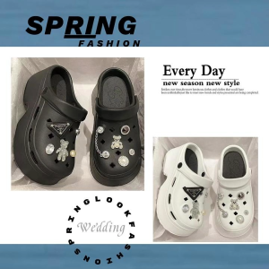 Tsion เเนะนํา รองเท้าหัวโตเเฟชั่นเกาหลี งานน้องหมีสุดน่ารัก เเถมตัวติดไปให้คุ้มๆ  คอลเลคชั่นดีเเบบนี้ควรมีติดตู้ไว้เลยน้า ช้าหมดอดน้าเเก