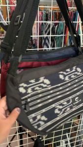 Tas Setengah Lingkaran Selempang Ethnic: Tas Desain Unik untuk Pria & Wanita