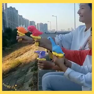 MALOTOYS - Dino Water Gun Mainan Tembak Tembakan Pistol Air Bentuk Dinosaurus Mainan Anak Malo Toys