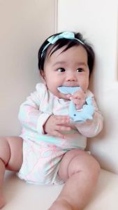 Mombella ยางกัดกระรอกมัมเบล่า ของแท้จากอังกฤษ ปลอดภัยมี มอก. ยางกัดซิลิโคนนิ่มส่งเสริมพัฒนาการ BPA Free Teether ยางกัดทารกวัย 3+ เดือนยางกัด Mombella Squirrel Blue ยางกัดสุดฮิตในอังกฤษ (สีฟ้า)