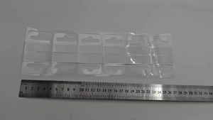 200Pcs Clear Self-Adhesive Hanging Tabs 45*35MM 0.4MM Hanging Product Tags For Retail Display