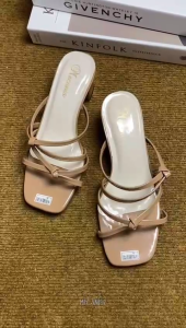 MECANIS Sandal Flat Wanita Motif Etnik Square Toe Hitam Krem