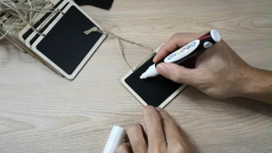 5Pcs Wooden Hanging Chalkboard 16x12cm Erasable Signs with String Hanging