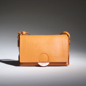 Handcrafted Leather Small Square Bag Womens Crossbody Top Layer Tanned Cowhide High-End Sensation Commuting Large Capacity