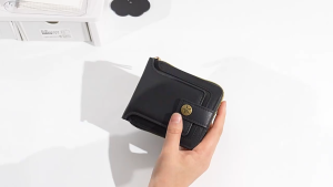 EERSHENSHI กระเป๋าสตางค์ผู้ชายสไตล์วินเทจหรูหรา ดีไซน์ปุ่มดาว ซิปเก็บเหรียญได้ ใช้งานทุกวันได้สะดวก