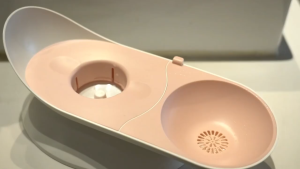 Snail design Automatic water bowl dispenser cat bowl up to 2.8L [ local stocks]