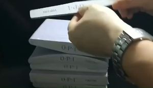 ตะไบหยาบ O•P•I สำหรับการใช้ได้สีเจลและอะคลิลิค และเล็บธรรมดา