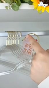 A HAUS ไม้แขวนเสื้อ สีทอง กลิตเตอร์ PET แข็งแรง รับน้ำหนักกางเกงยีนส์ตัวใหญ่ 1 ชิ้น